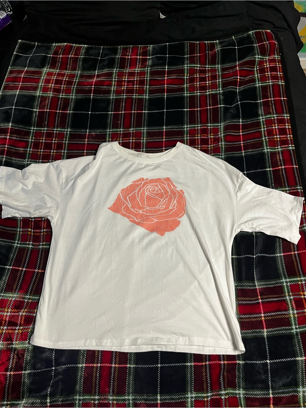 White Rose Graphic Tee Pink Rose Women’s 2XL!
